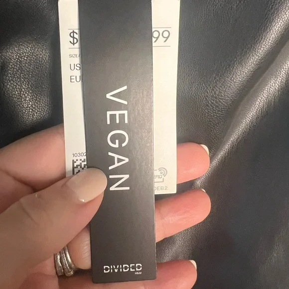 H&M Black Mini Skirt for Night Out - Picture 6 of 7